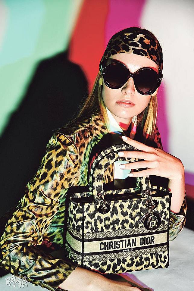 Lentes de Sol Christian Dior DiorSignature R1U para Dama-046